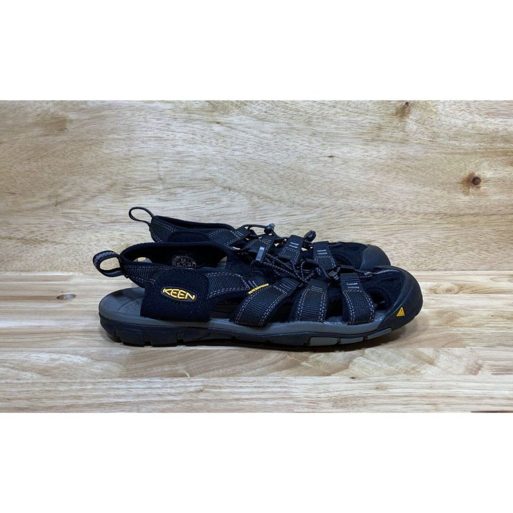 KEEN Clearwater CNX 1008660 Men's Size 8.5 Black Waterproof Sandals Shoes